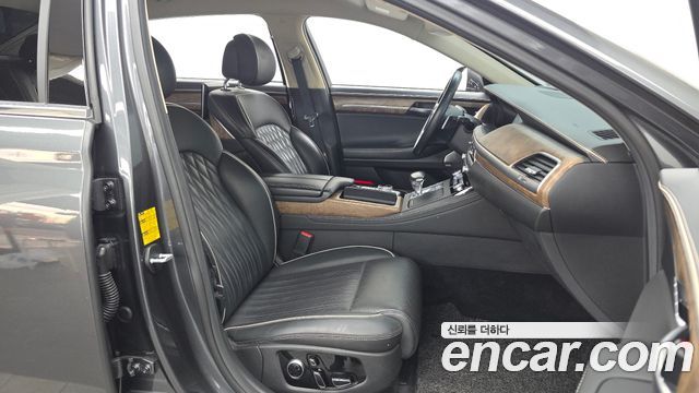 Genesis G90 2019 — photo 17
