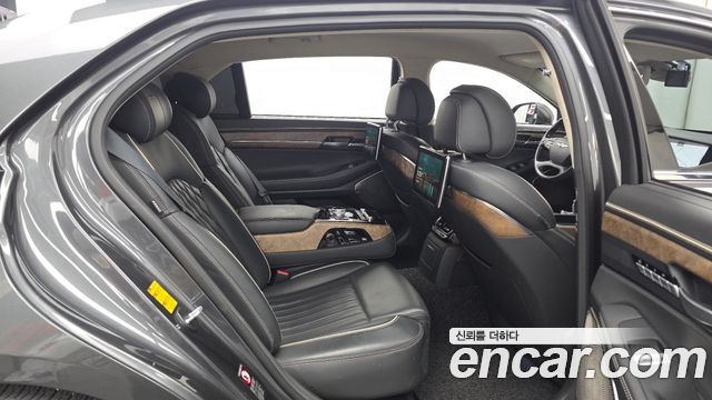 Genesis G90 2019 — photo 18