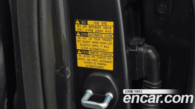Genesis G90 2019 — photo 24