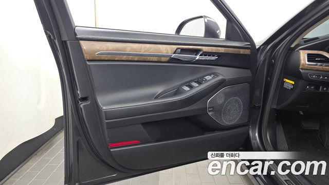 Genesis G90 2019 — photo 14