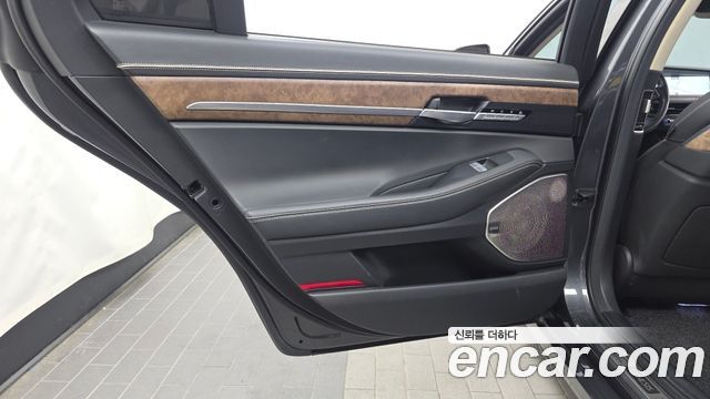 Genesis G90 2019 — photo 15