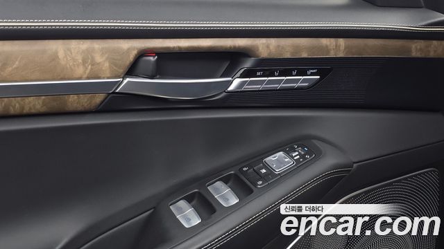 Genesis G90 2019 — photo 27