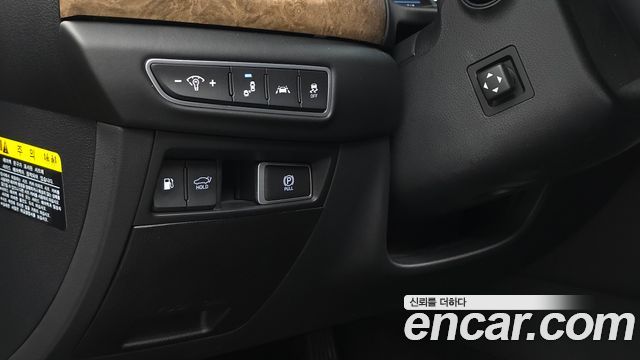 Genesis G90 2019 — photo 31