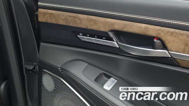 Genesis G90 2019 — photo 33
