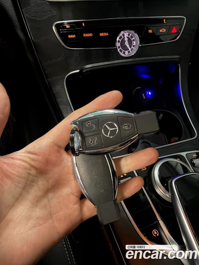Mercedes-Benz C-Class 2017 — photo 8