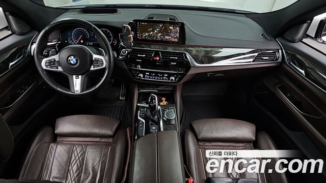 BMW Gran Turismo 2019 — photo 10