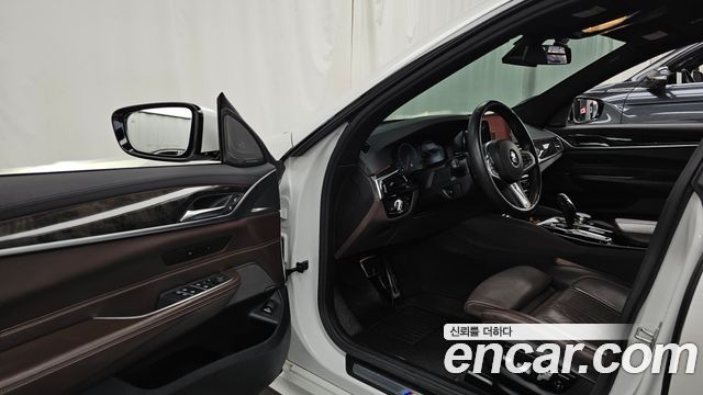 BMW Gran Turismo 2019 — photo 13