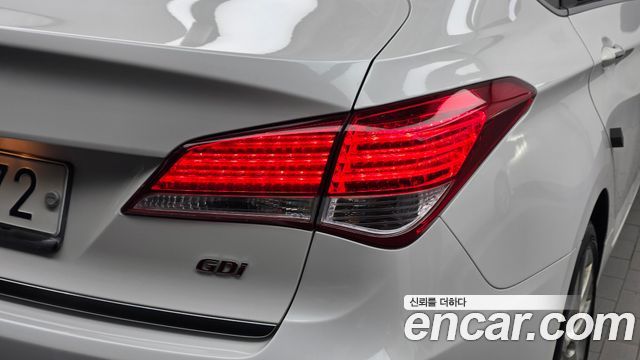 Hyundai i40 2012 — photo 9