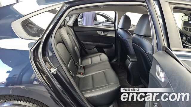 Kia K3 2019 — photo 18