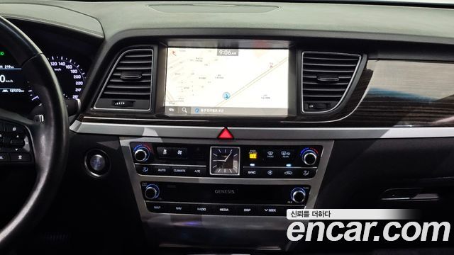 Genesis G80 2019 — photo 15