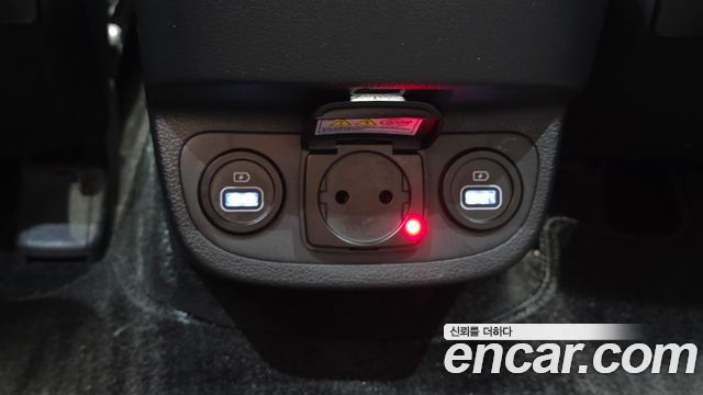 Hyundai Santafe 2023 — photo 29