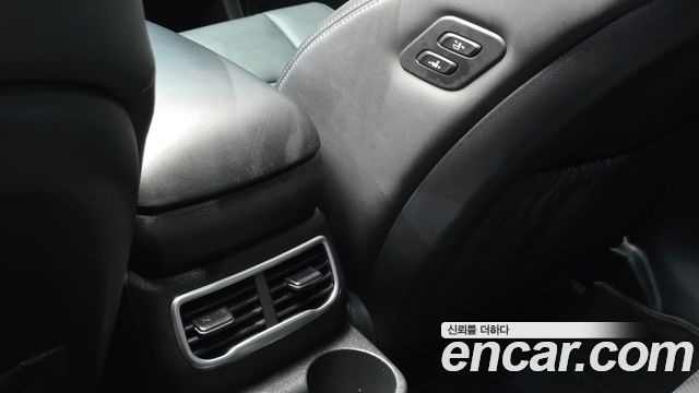 Hyundai Santafe 2023 — photo 30