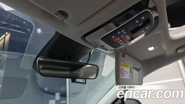 Hyundai Santafe 2023 — photo 32