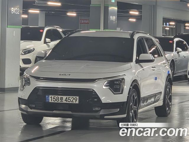 Kia Niro 2023 — photo 1