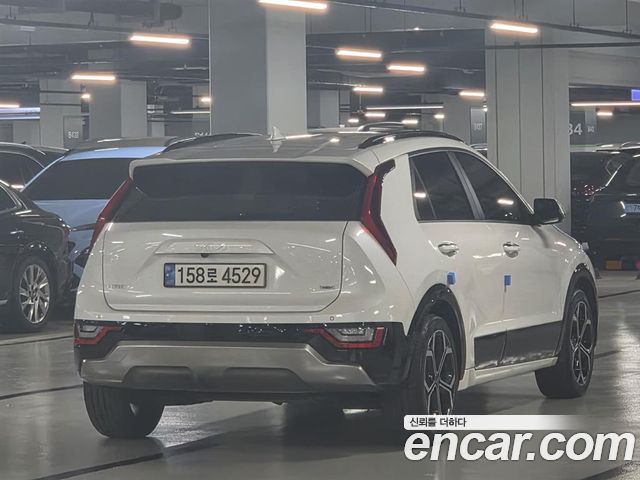 Kia Niro 2023 — photo 3