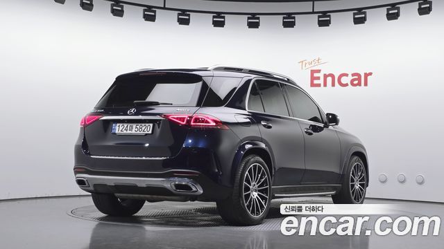 Mercedes-Benz GLE-Class 2022 — photo 2