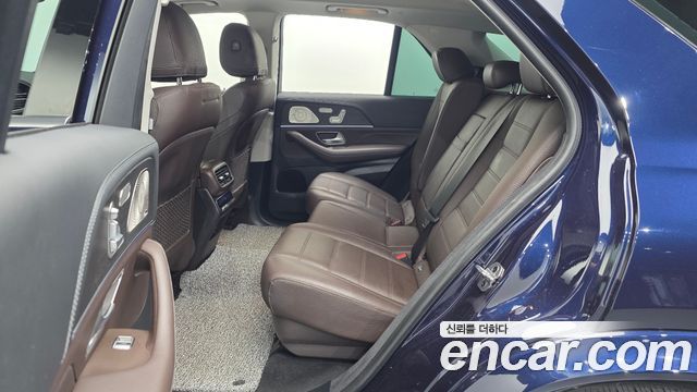 Mercedes-Benz GLE-Class 2022 — photo 11