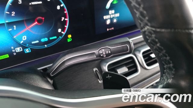 Mercedes-Benz GLE-Class 2022 — photo 18