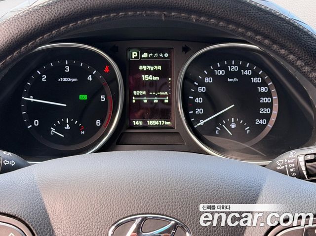 Hyundai Santafe 2017 — photo 11