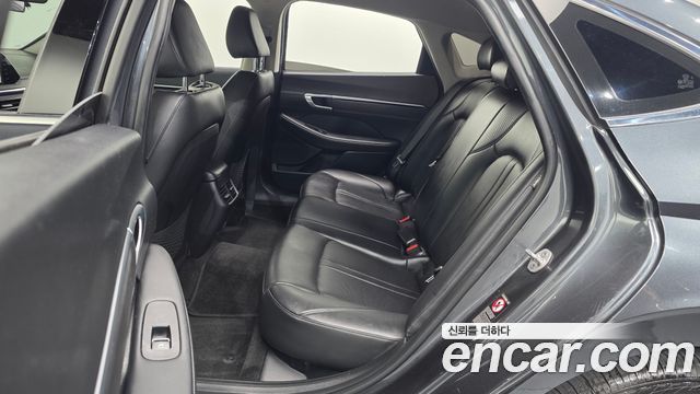 Hyundai Sonata 2023 — photo 24