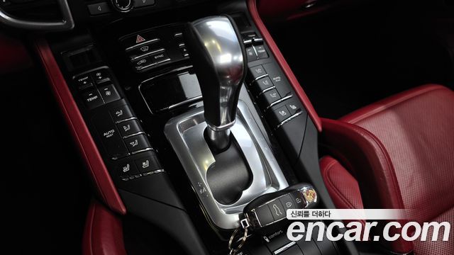 Porsche Cayenne 2016 — photo 9