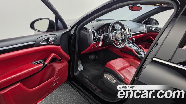 Porsche Cayenne 2016 — photo 10