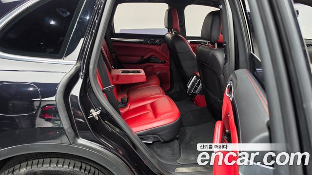 Porsche Cayenne 2016 — photo 12