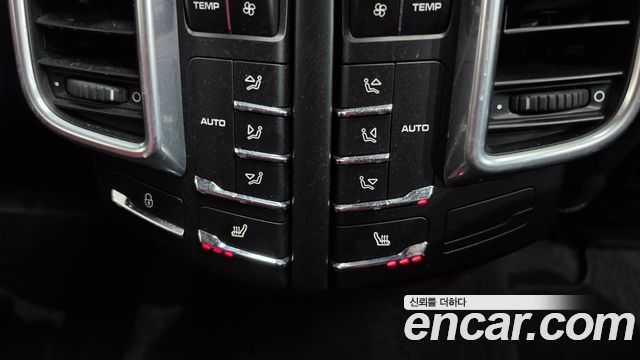 Porsche Cayenne 2016 — photo 18
