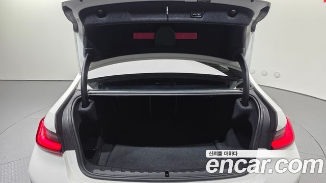 BMW 3-Series 2023 — photo 23