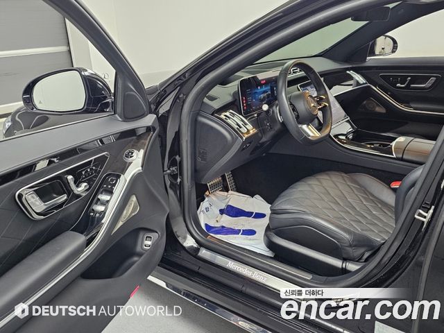 Mercedes-Benz S-Class 2024 — photo 11