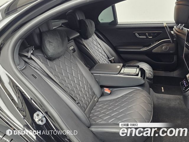 Mercedes-Benz S-Class 2024 — photo 12