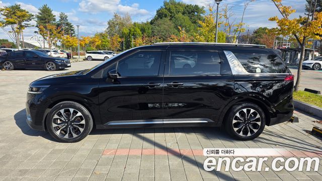 Kia Canival 2023 — photo 3