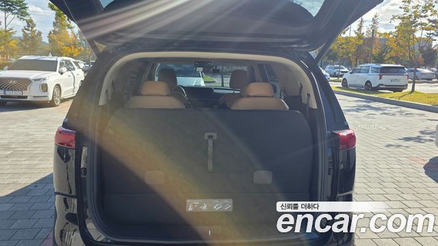 Kia Canival 2023 — photo 6