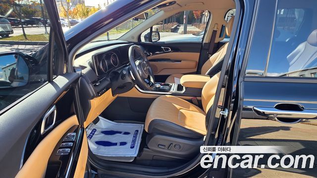 Kia Canival 2023 — photo 11