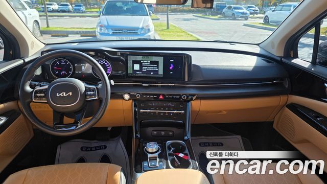Kia Canival 2023 — photo 18