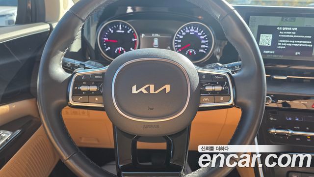 Kia Canival 2023 — photo 19