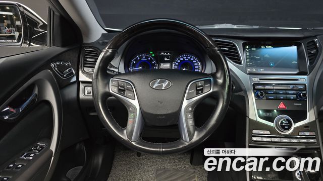 Hyundai Grandeur 2015 — photo 18