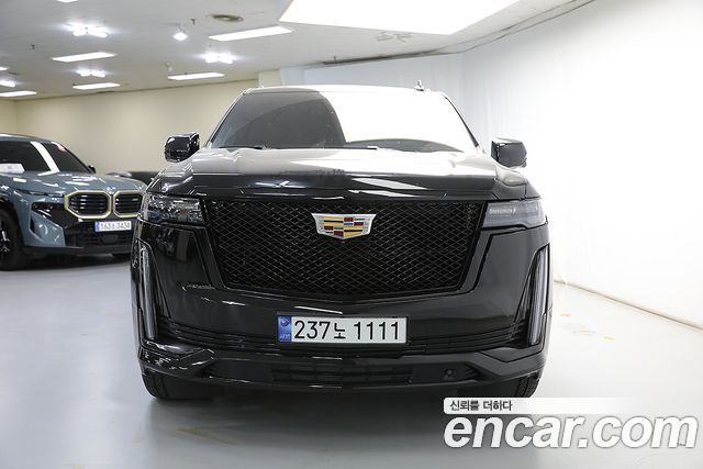 Cadillac Escalade 2023 — photo 1