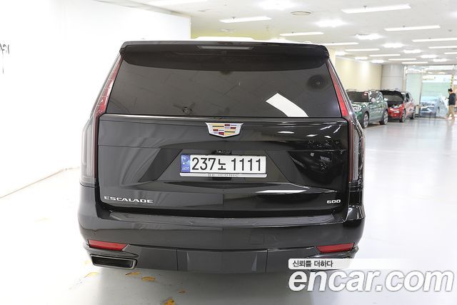 Cadillac Escalade 2023 — photo 3