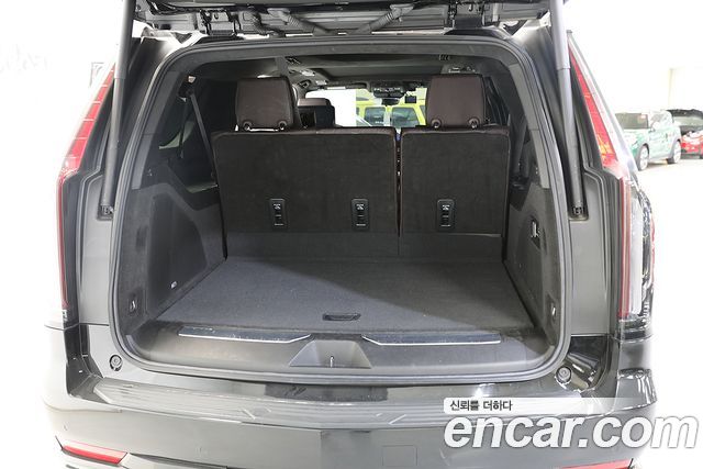 Cadillac Escalade 2023 — photo 7