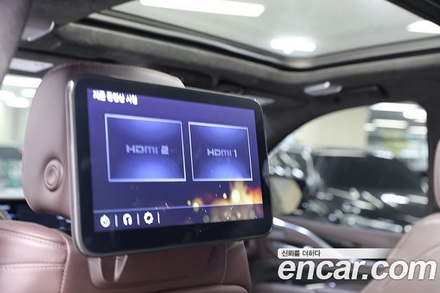 Cadillac Escalade 2023 — photo 13