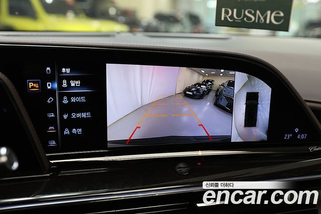 Cadillac Escalade 2023 — photo 18