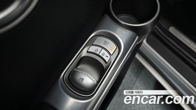 Genesis GV60 2022 — photo 32