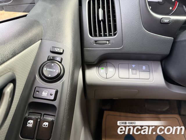 Hyundai Starex 2019 — photo 14