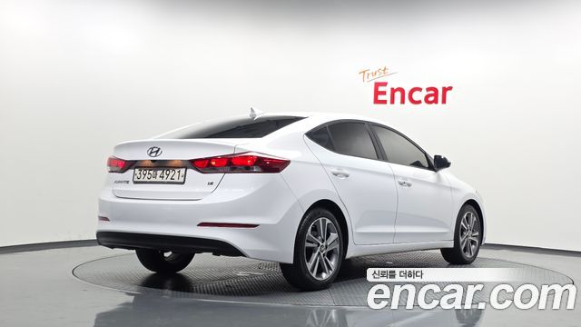 Hyundai AVANTE 2018 — photo 2