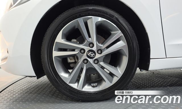 Hyundai AVANTE 2018 — photo 5