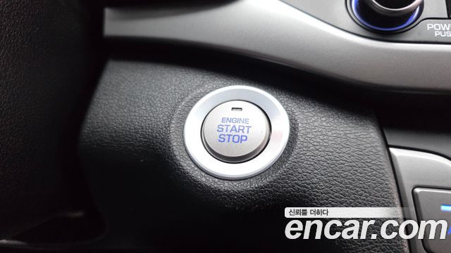 Hyundai AVANTE 2018 — photo 25