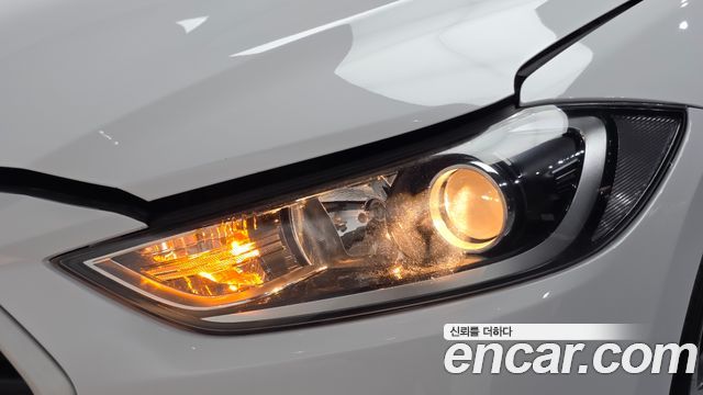 Hyundai AVANTE 2018 — photo 8