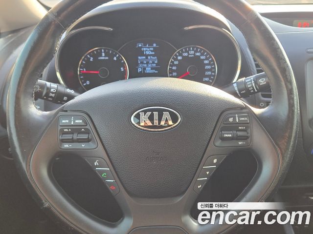 Kia K3 2014 — photo 12