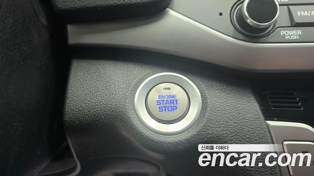 Hyundai AVANTE 2017 — photo 10